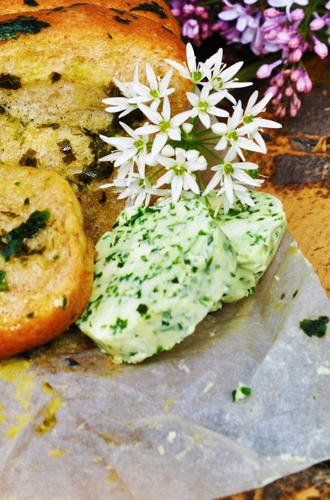 Recept na bylinkové maslo s medvedím cesnakom