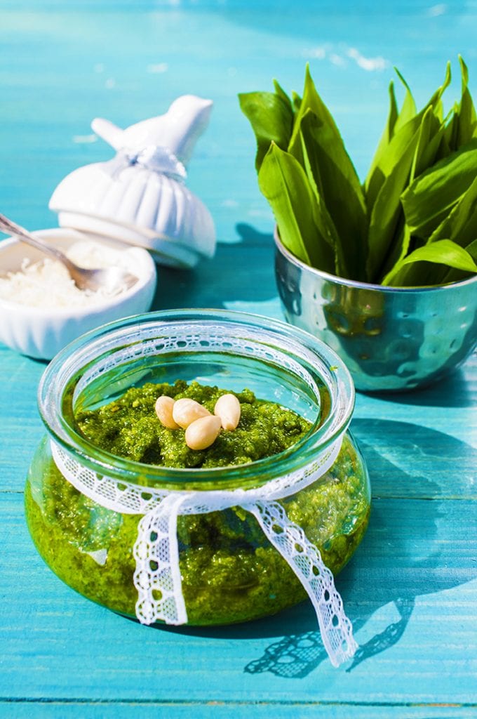 Pesto z medvedieho cesnaku