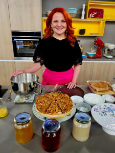 Jana Štrbková Medová torta s orechami