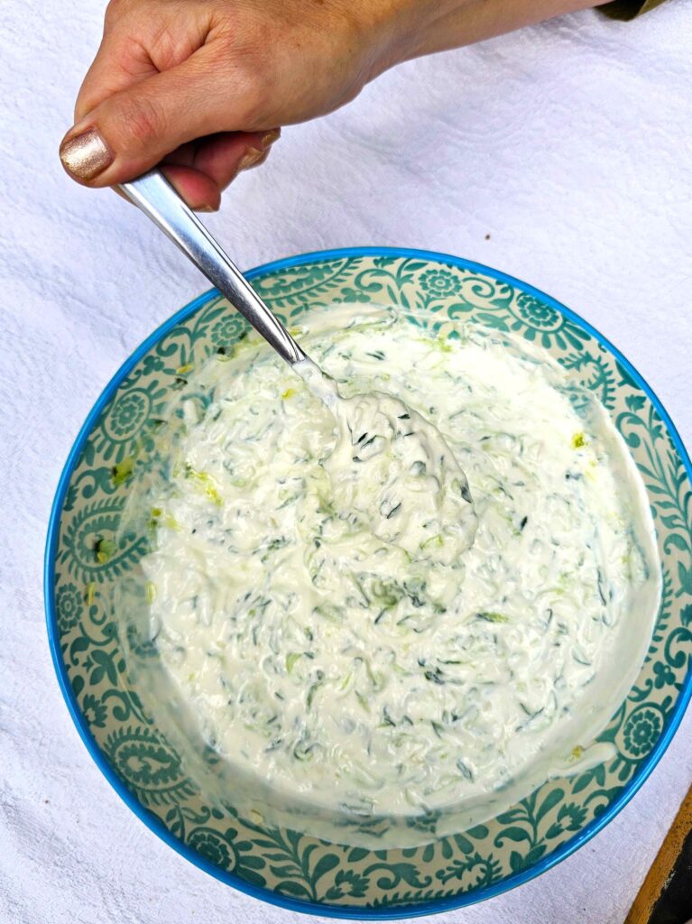 Pravé grécke tzatziki s čerstvou mätou